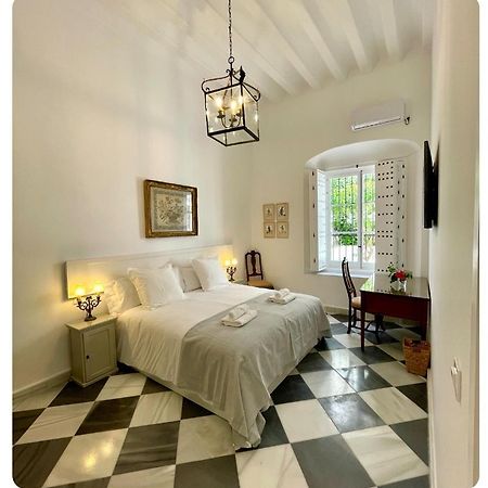 Gatu Premium Apartamento Palacio Oneto Con Jardin Privado " Preferente Mayores De 25 Anos Y Familias " El Puerto de Santa María Exterior foto